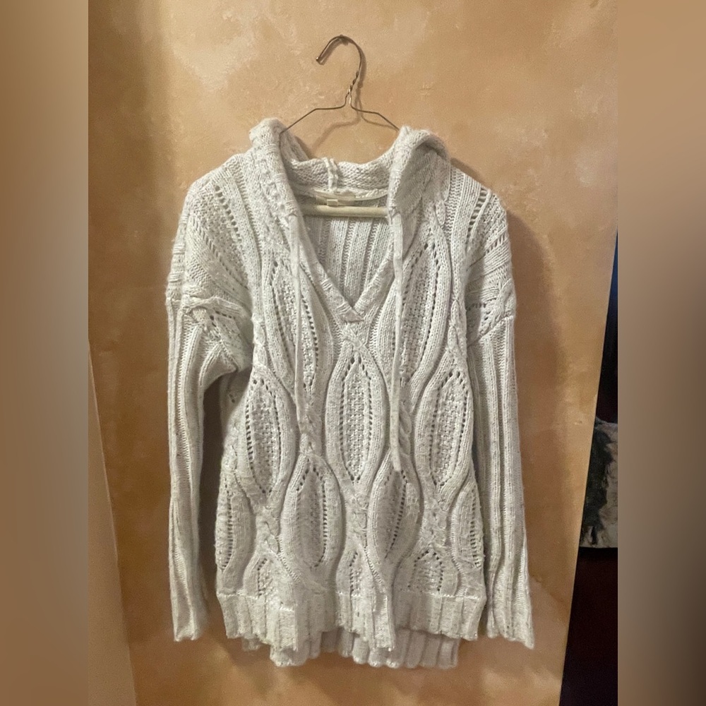 Cable knit hooded pullover